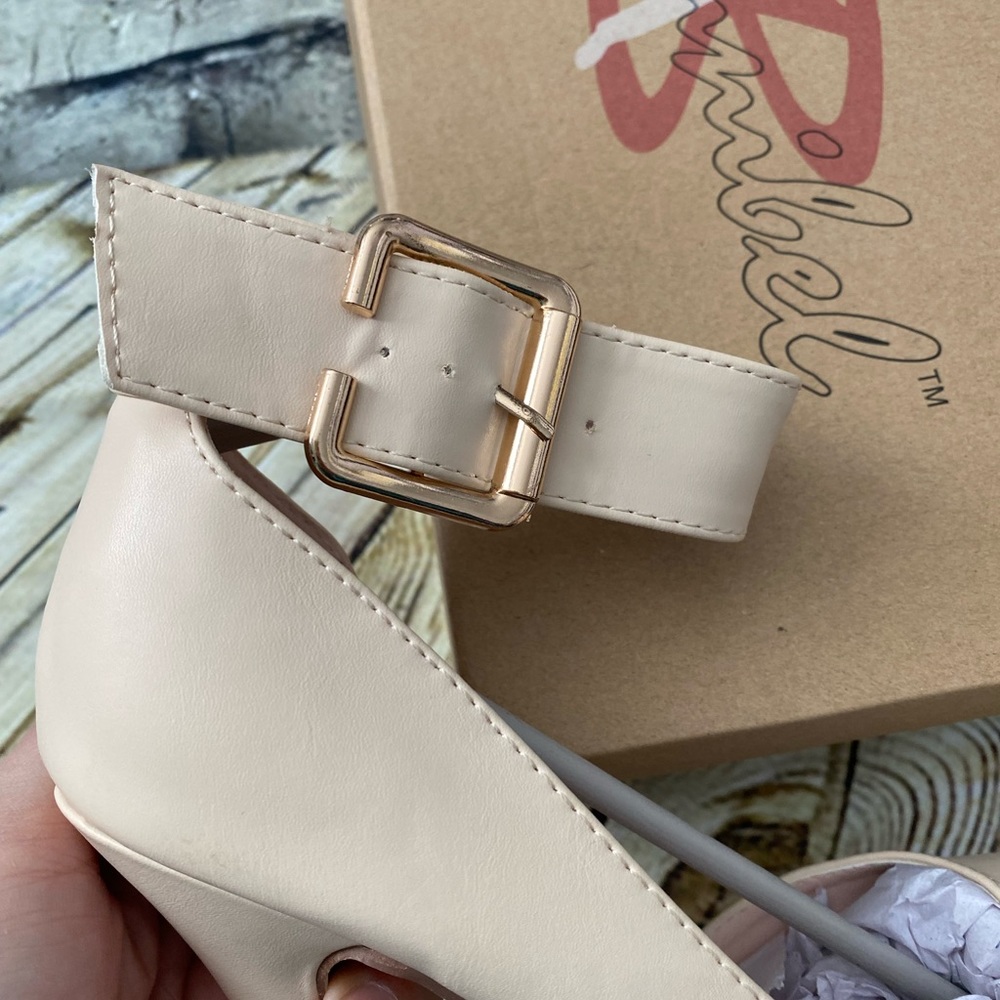 Beige heels - Picture 7 of 7